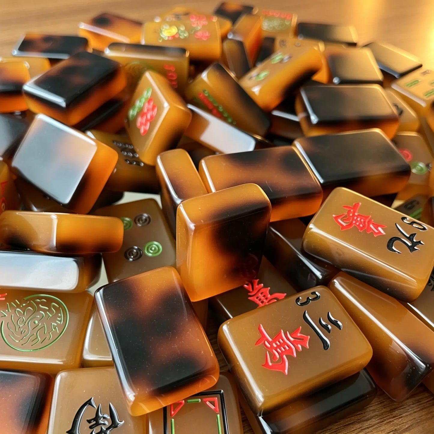 Pearlescent Swirl Mahjong Set