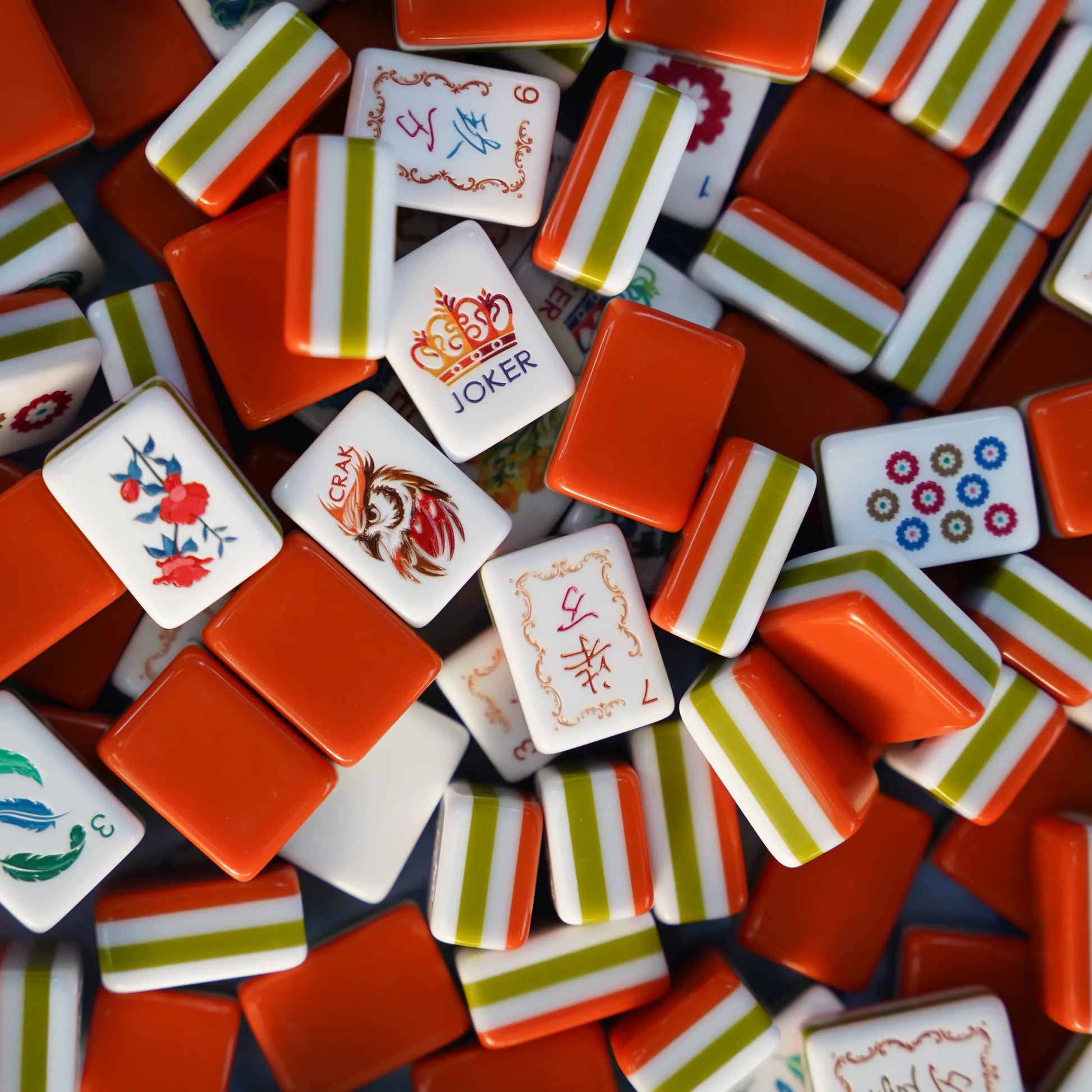 Royal Aviary Majesty Mahjong Set